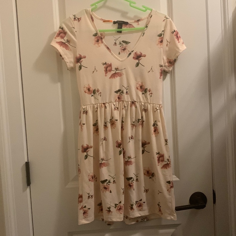 FOREVER 21 LIGHT PINK DRESS SIZE SMALL